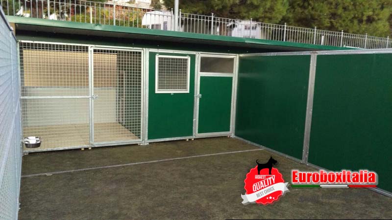 Box Suite Doppio in coibentato colorazione verde ral con recinto anteriore