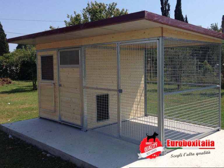 Box in legno con recinto in rete 2.0 x 2.0
