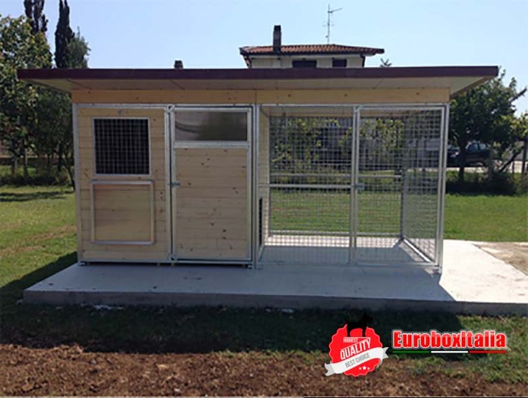 Box Suite in legno con recinto coperto