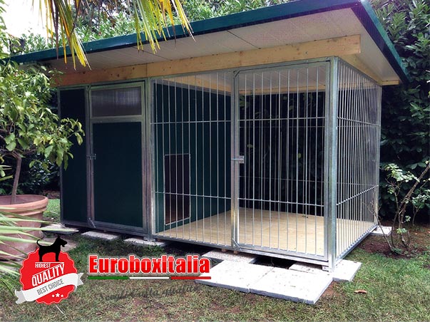 Box Suite in colorazione verde con recinto coperto
