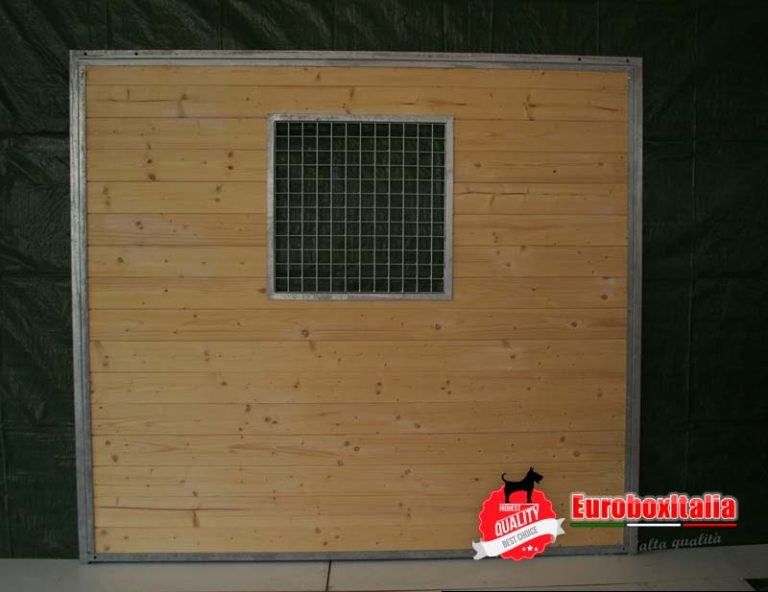 Pannello in legno con finestra