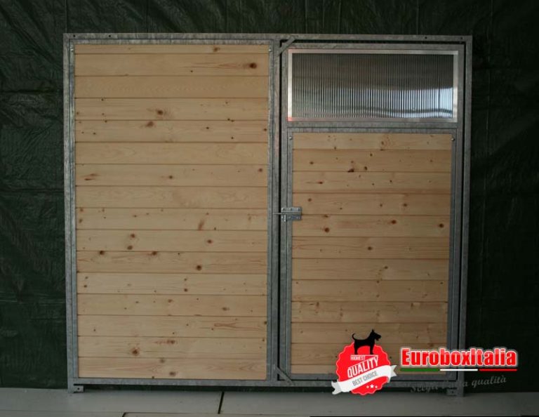 Pannello in legno con porta