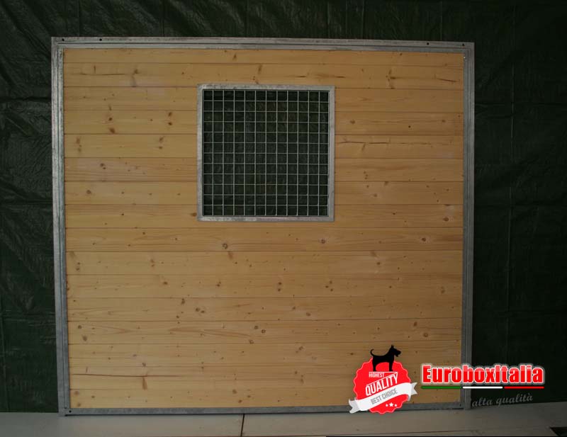 Pannello in legno con finestra
